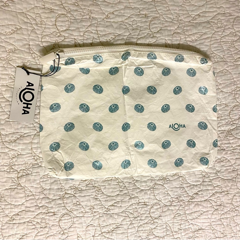 NWT Aloha Collection Mid Pouch